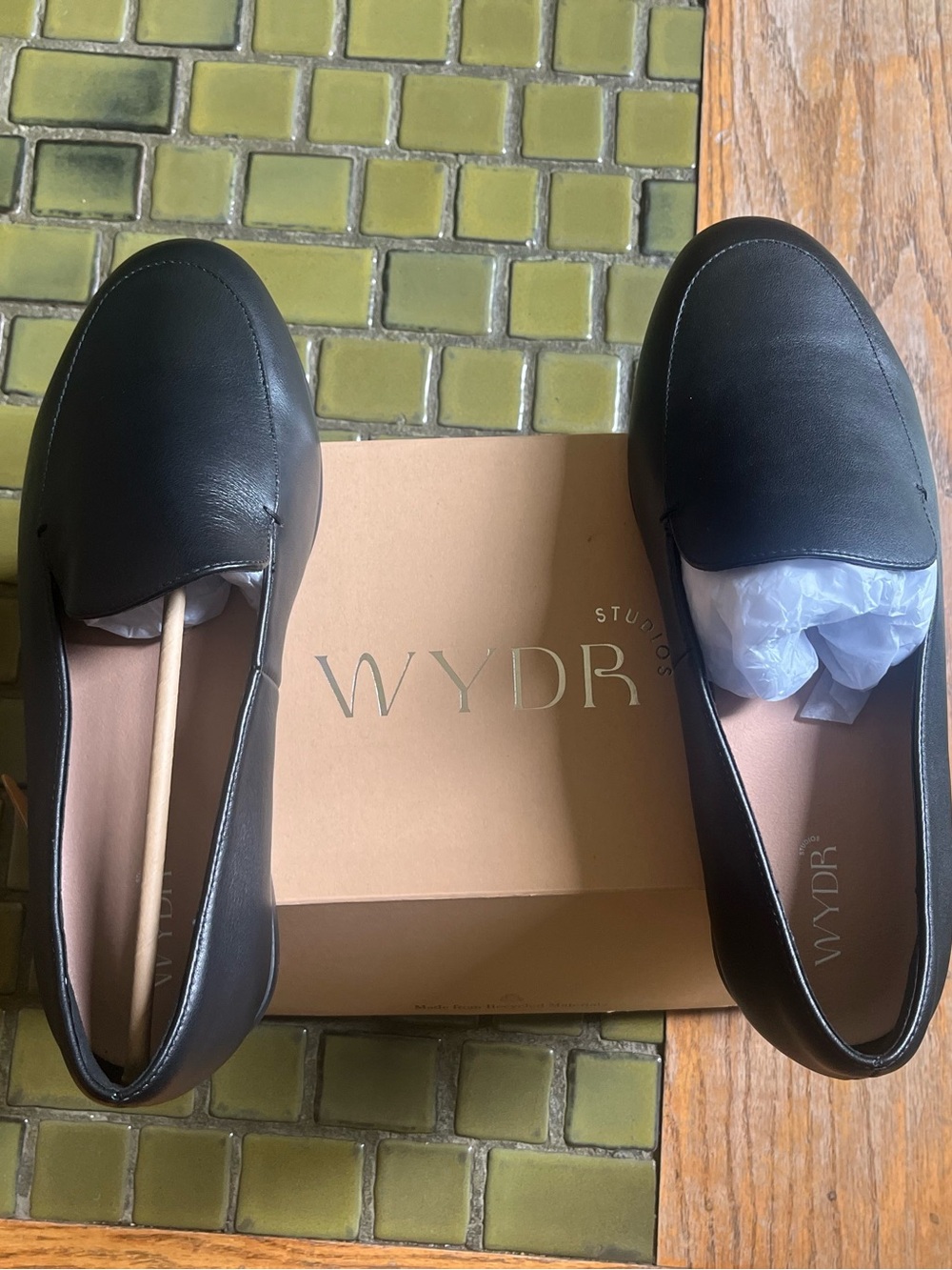 Black Leather Slip-On Loafers for Women- Brand New -Size 9ww Wydr